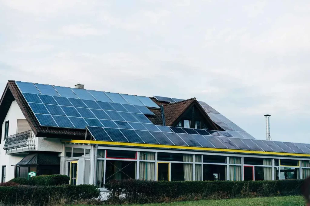 Off-grid Vs On-grid Solar System in Ghana: Choose Wisely